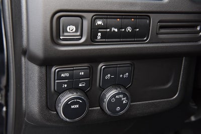 2024 Chevrolet Suburban 4WD 4dr LT