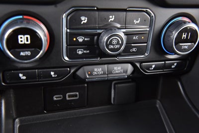 2024 Chevrolet Suburban 4WD 4dr LT