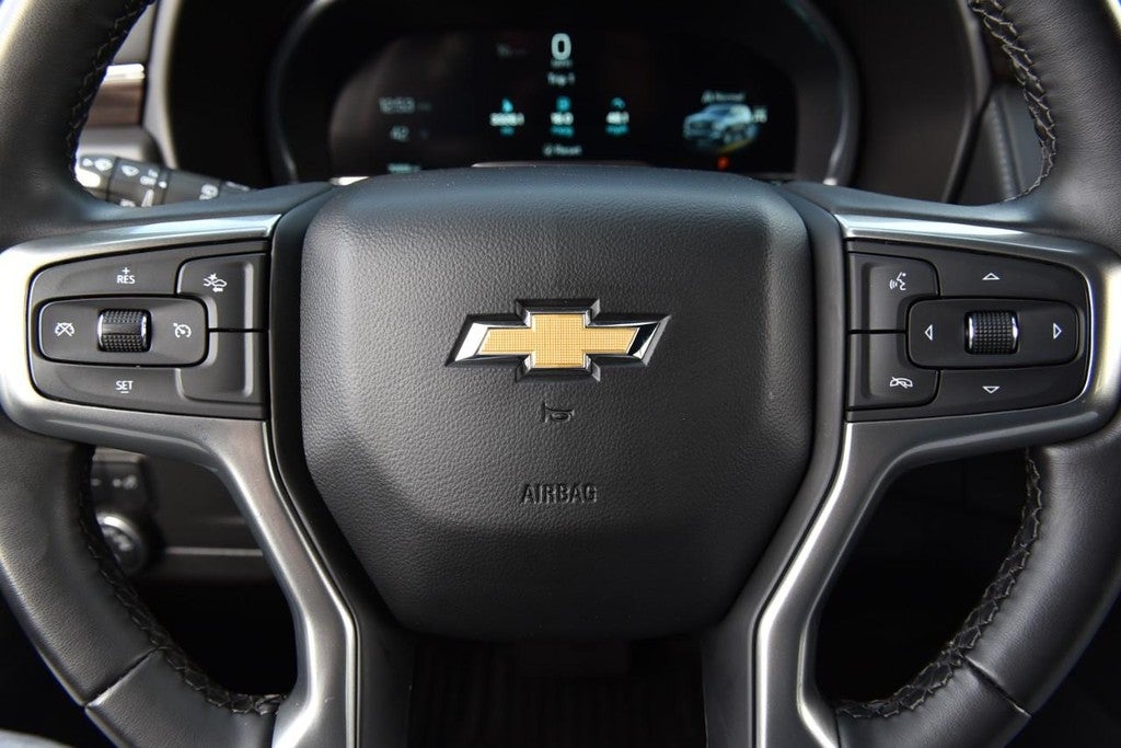 2024 Chevrolet Suburban 4WD 4dr LT