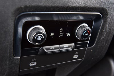 2024 Chevrolet Suburban 4WD 4dr LT