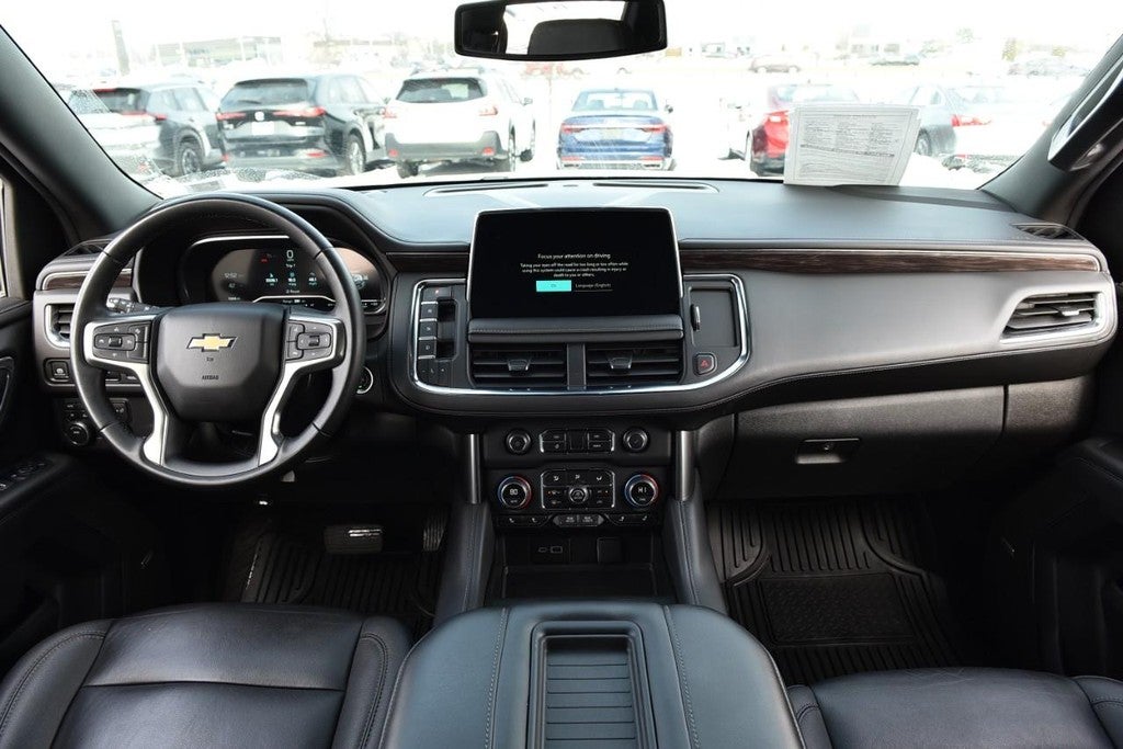 2024 Chevrolet Suburban 4WD 4dr LT