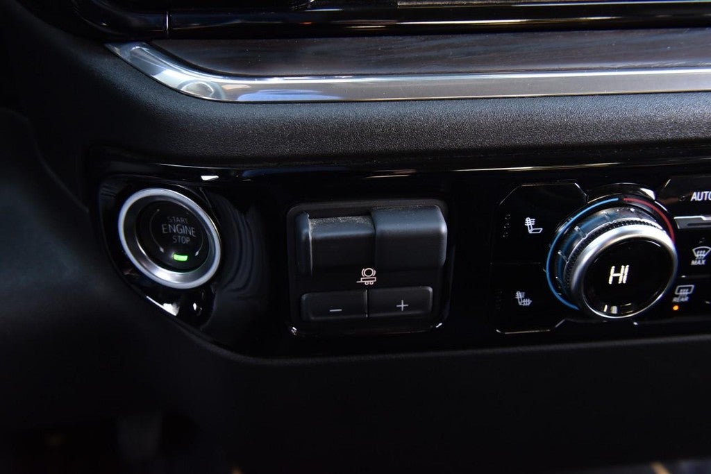 2025 GMC Sierra 1500 4WD Crew Cab 147" SLT