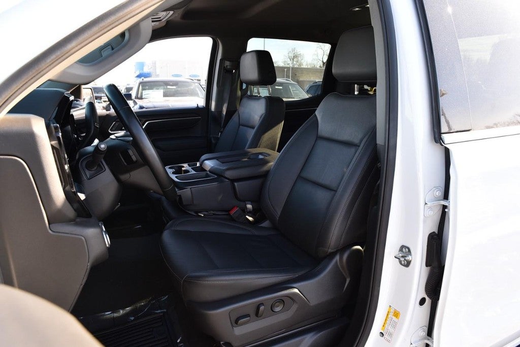 2025 GMC Sierra 1500 4WD Crew Cab 147" SLT