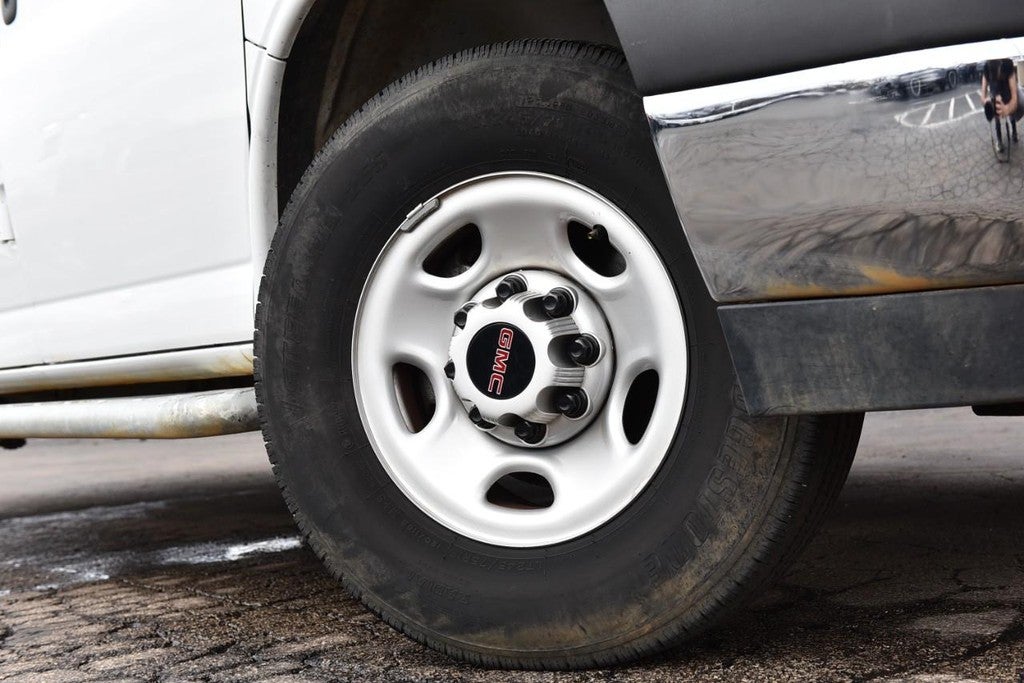 2024 GMC Savana Cargo Van RWD 2500 135"