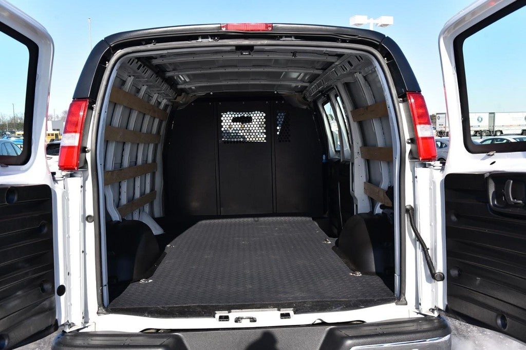 2024 GMC Savana Cargo Van RWD 2500 135"
