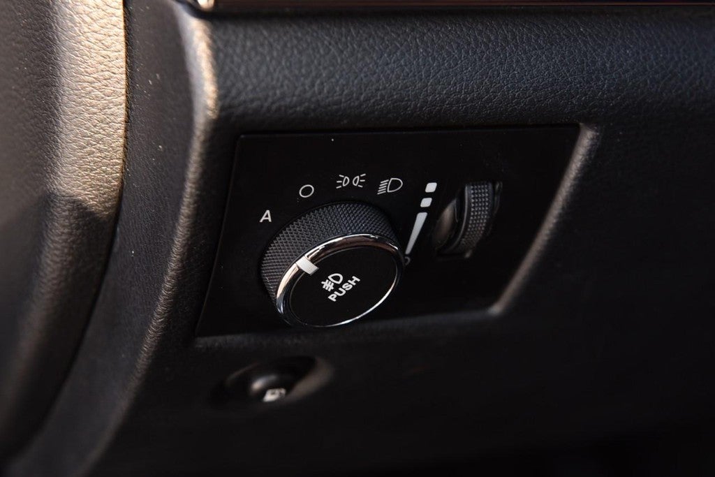 2011 Jeep Grand Cherokee 4WD 4dr Overland Summit