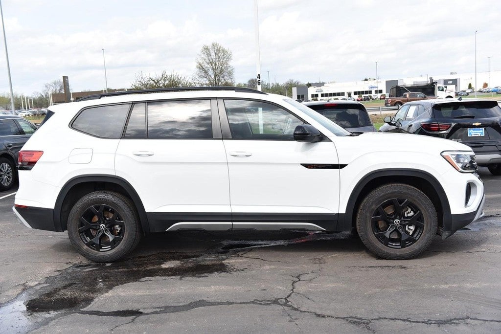 2025 Volkswagen Atlas 2.0T Peak Edition 4MOTION