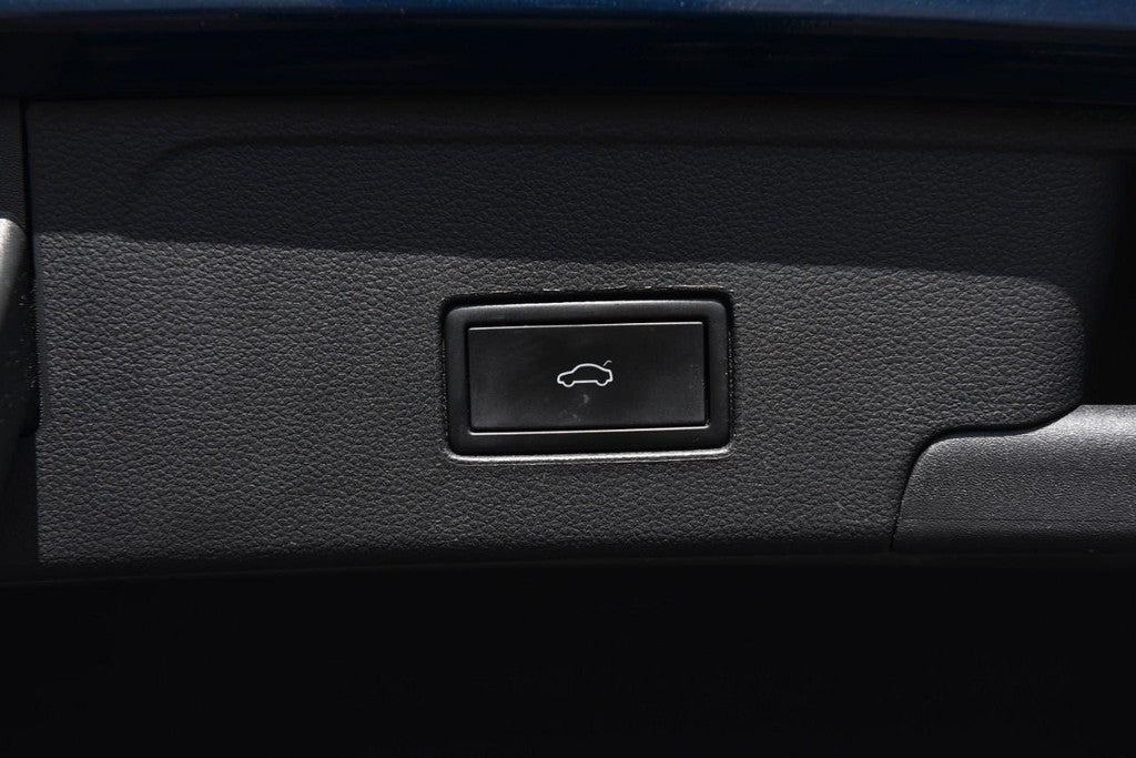 2022 Volkswagen Atlas Cross Sport 3.6L V6 SEL Premium R-Line 4MOTION