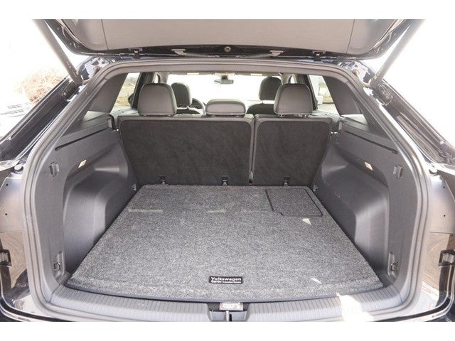 2023 Volkswagen Atlas Cross Sport 3.6L V6 SEL Premium R-Line