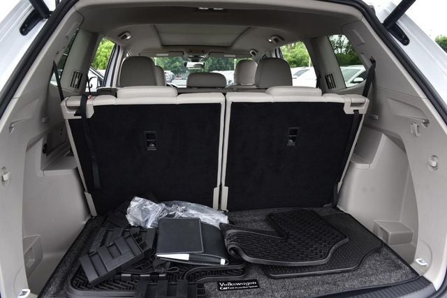 2024 Volkswagen Atlas 2.0T SEL Premium R-Line