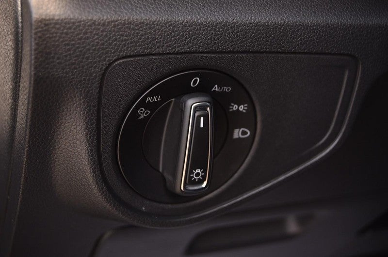 2023 Volkswagen Atlas Cross Sport 2.0T SE w/Technology 4MOTION