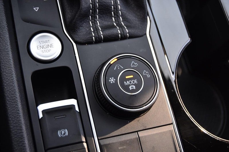 2023 Volkswagen Atlas Cross Sport 2.0T SE w/Technology 4MOTION