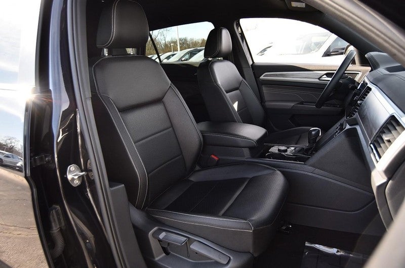 2023 Volkswagen Atlas Cross Sport 2.0T SE w/Technology 4MOTION