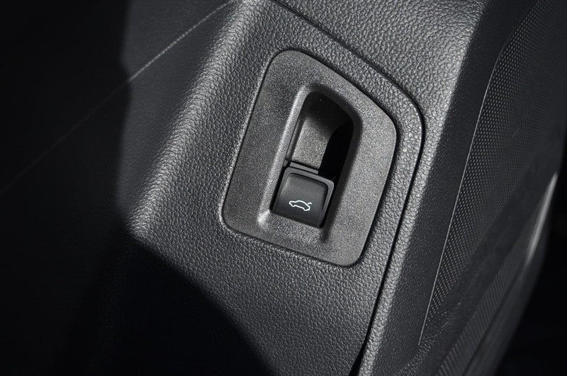 2023 Volkswagen Atlas Cross Sport 2.0T SE w/Technology 4MOTION