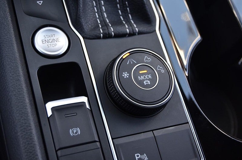 2022 Volkswagen Atlas Cross Sport 3.6L V6 SE w/Technology 4MOTION