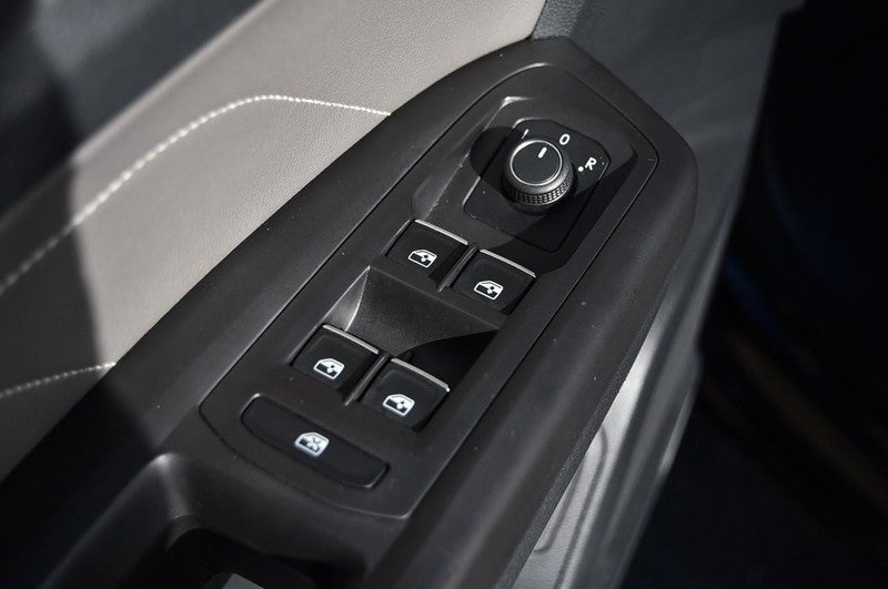 2022 Volkswagen Atlas Cross Sport 3.6L V6 SE w/Technology 4MOTION