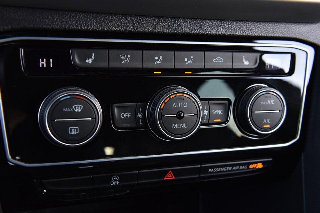 2022 Volkswagen Atlas Cross Sport 3.6L V6 SE w/Technology 4MOTION