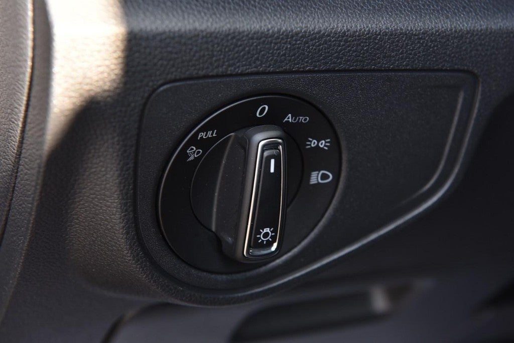 2022 Volkswagen Atlas Cross Sport 3.6L V6 SE w/Technology 4MOTION