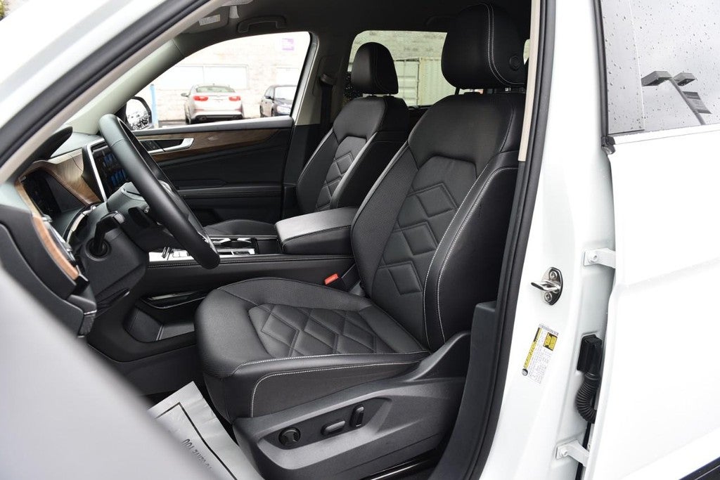 2025 Volkswagen Atlas 2.0T SE w/Technology 4MOTION