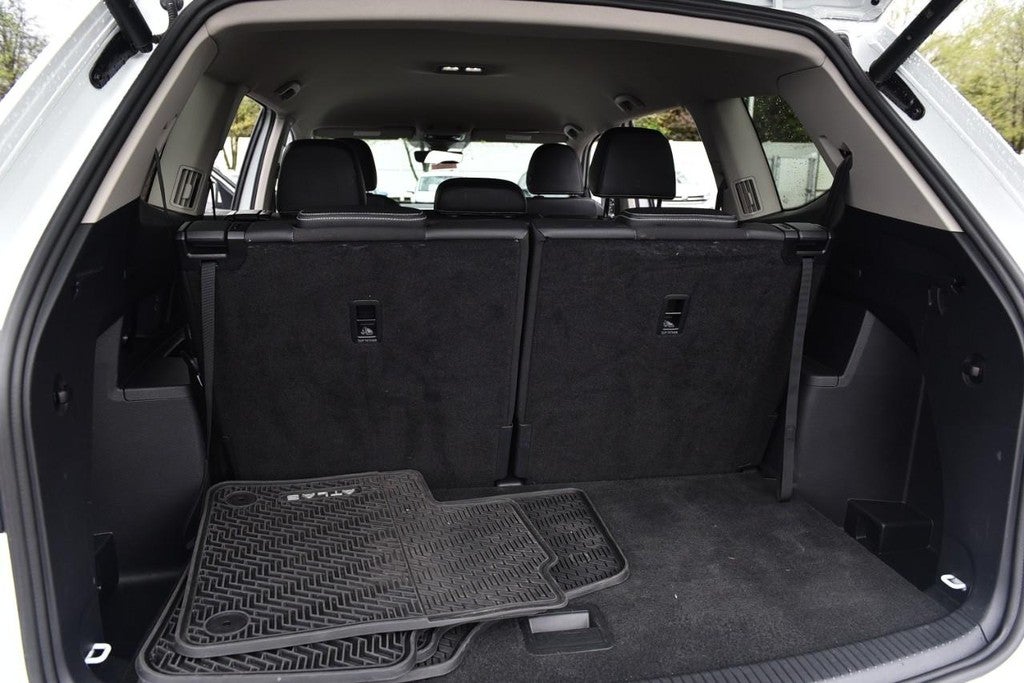 2025 Volkswagen Atlas 2.0T SE w/Technology 4MOTION