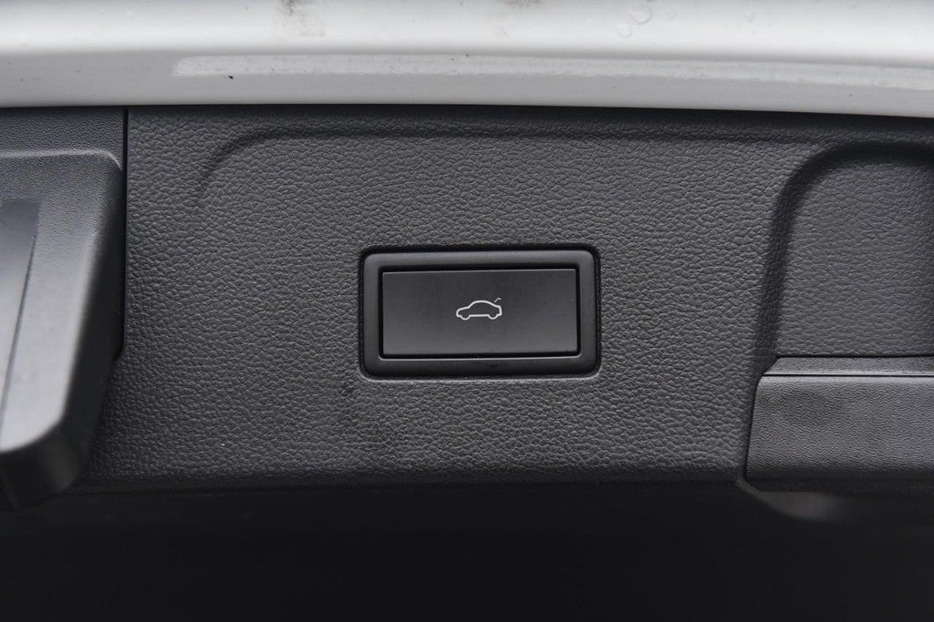 2025 Volkswagen Atlas 2.0T SE w/Technology 4MOTION