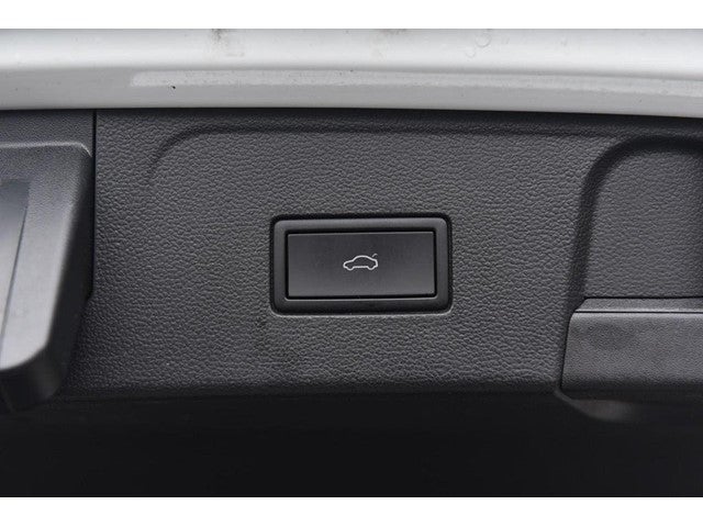 2025 Volkswagen Atlas 2.0T SE w/Technology 4MOTION