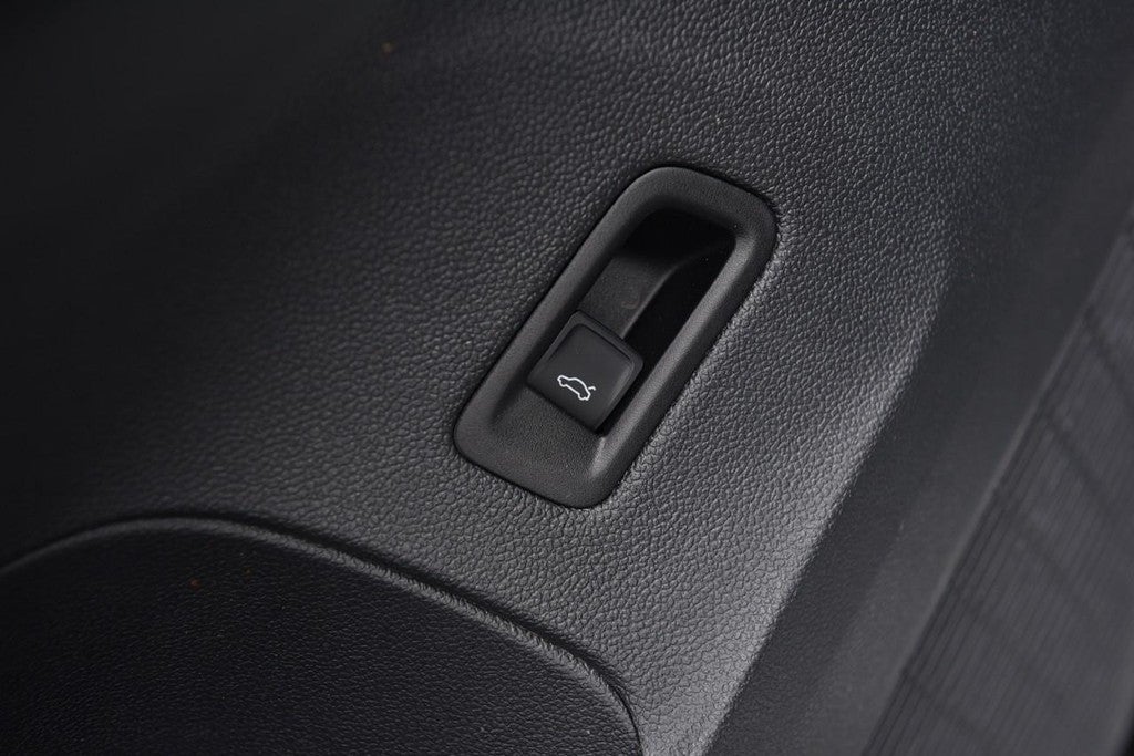 2025 Volkswagen Atlas 2.0T SE w/Technology 4MOTION