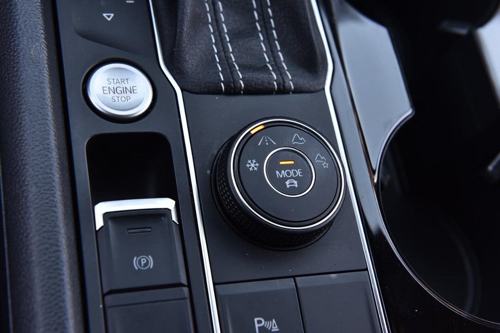 2022 Volkswagen Atlas Cross Sport 3.6L V6 SE w/Technology 4MOTION