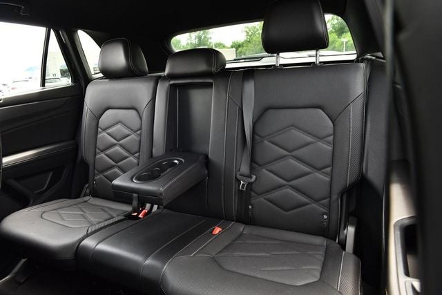 2025 Volkswagen Atlas Cross Sport 2.0T SE w/Technology