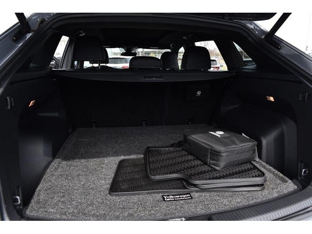 2023 Volkswagen Atlas Cross Sport 2.0T SEL R-Line Black