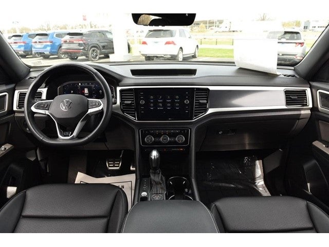 2023 Volkswagen Atlas Cross Sport 2.0T SEL R-Line Black