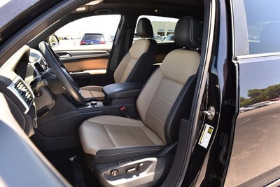 2023 Volkswagen Atlas Cross Sport 3.6L V6 SEL R-Line Black