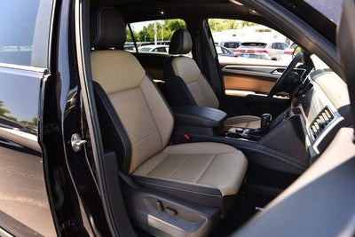 2023 Volkswagen Atlas Cross Sport 3.6L V6 SEL R-Line Black