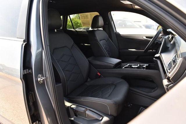 2025 Volkswagen Atlas Cross Sport 2.0T SE w/Technology FWD