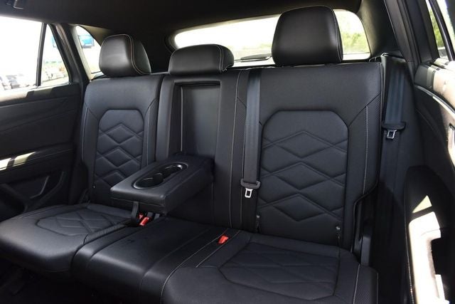 2025 Volkswagen Atlas Cross Sport 2.0T SE w/Technology FWD