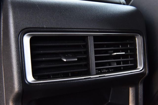 2025 Volkswagen Atlas Cross Sport 2.0T SE w/Technology FWD