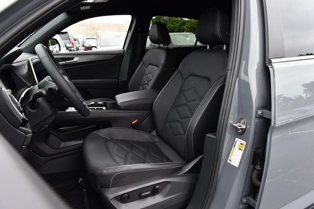 2025 Volkswagen Atlas Cross Sport 2.0T SE w/Technology