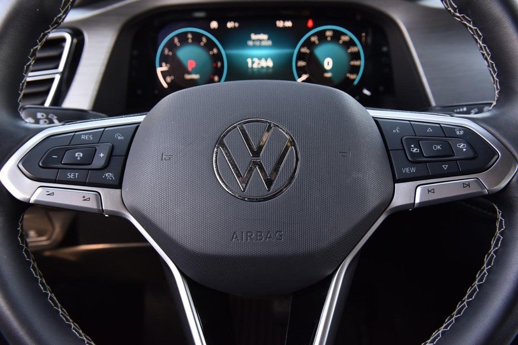 2024 Volkswagen Atlas Cross Sport 2.0T SE w/Technology FWD