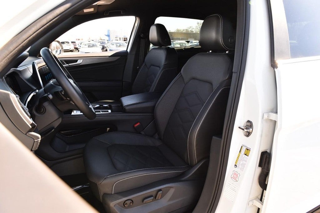 2024 Volkswagen Atlas Cross Sport 2.0T SE w/Technology FWD