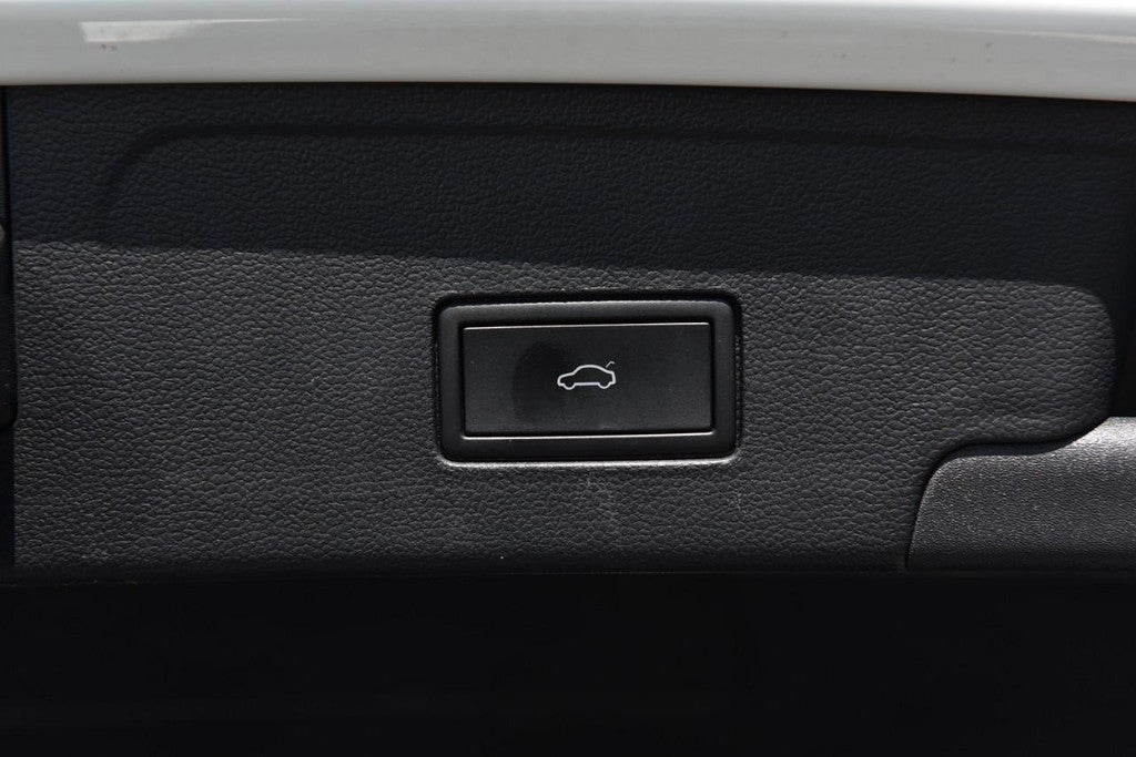 2024 Volkswagen Atlas Cross Sport 2.0T SE w/Technology FWD