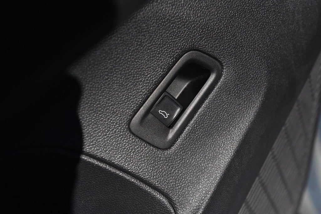 2024 Volkswagen Atlas Cross Sport 2.0T SE w/Technology FWD