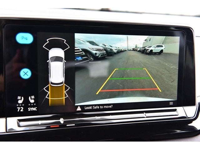 2025 Volkswagen Atlas Cross Sport 2.0T SE w/Technology FWD