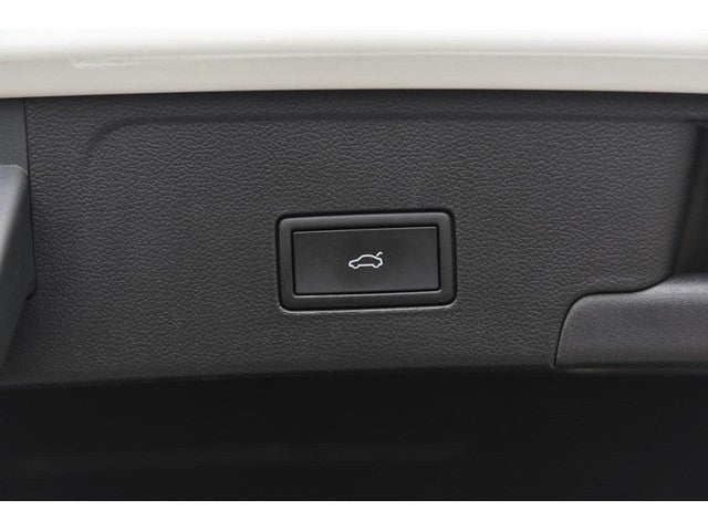 2025 Volkswagen Atlas Cross Sport 2.0T SE w/Technology FWD