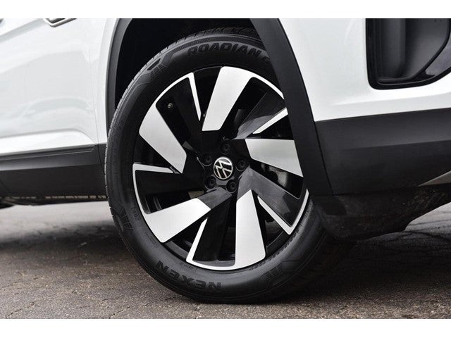 2025 Volkswagen Atlas Cross Sport 2.0T SE w/Technology FWD