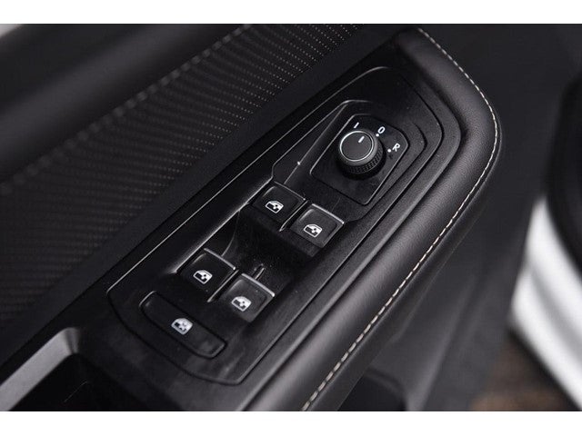 2025 Volkswagen Atlas Cross Sport 2.0T SE w/Technology FWD