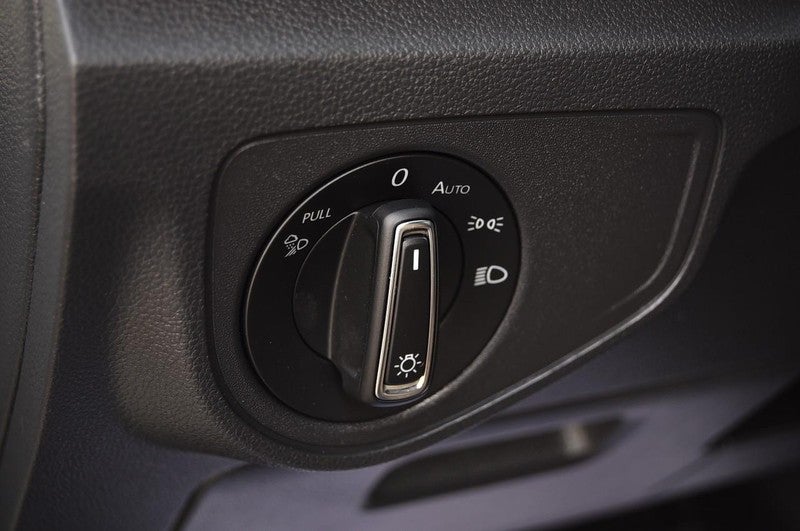 2023 Volkswagen Atlas Cross Sport 3.6L V6 SE w/Technology FWD