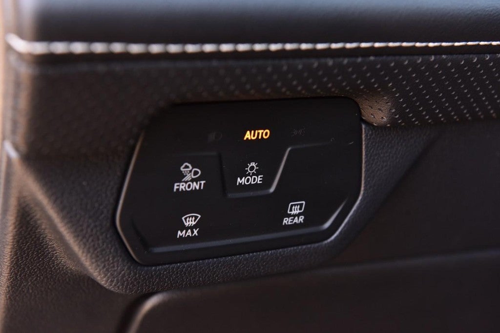 2024 Volkswagen Atlas 2.0T SE w/Technology FWD