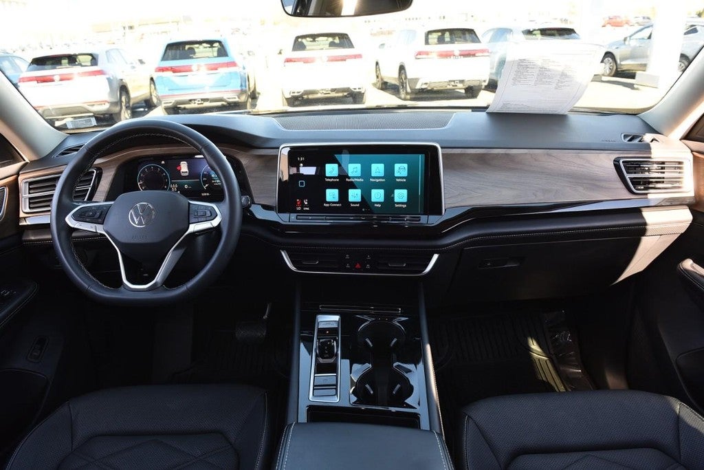 2024 Volkswagen Atlas 2.0T SE w/Technology FWD