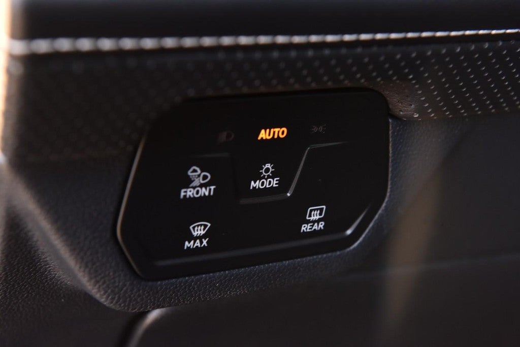 2025 Volkswagen Atlas 2.0T SE w/Technology FWD