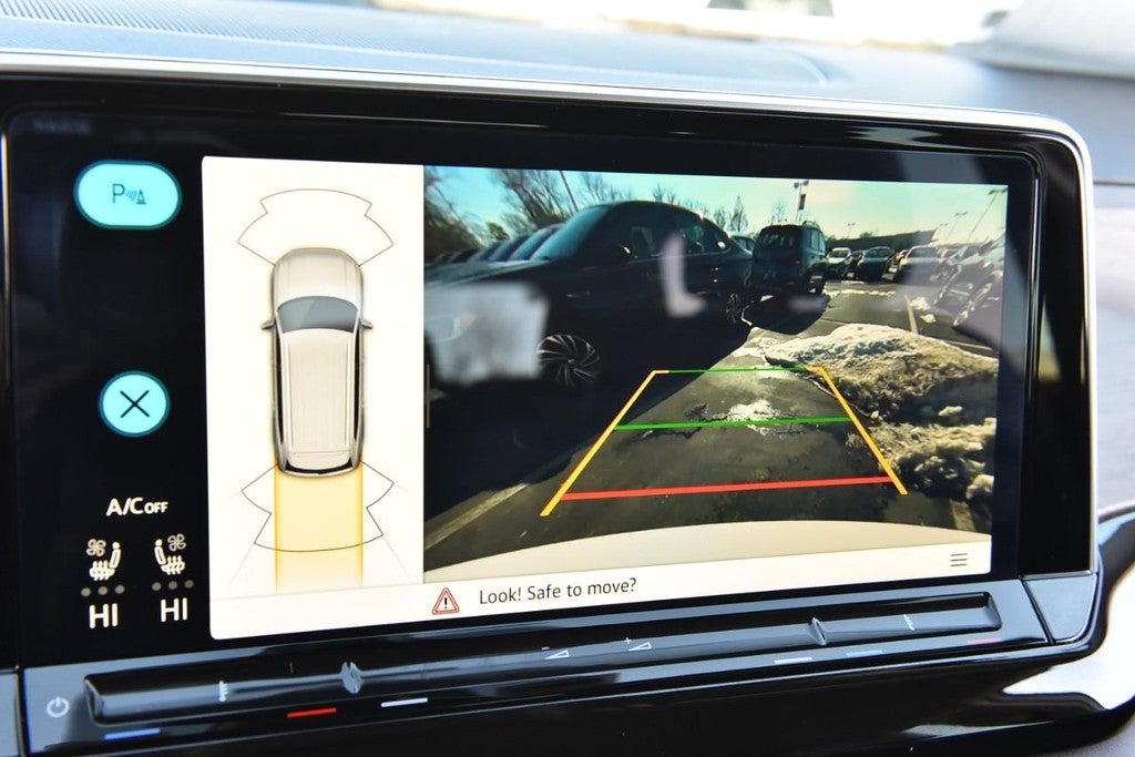 2025 Volkswagen Atlas 2.0T SE w/Technology FWD